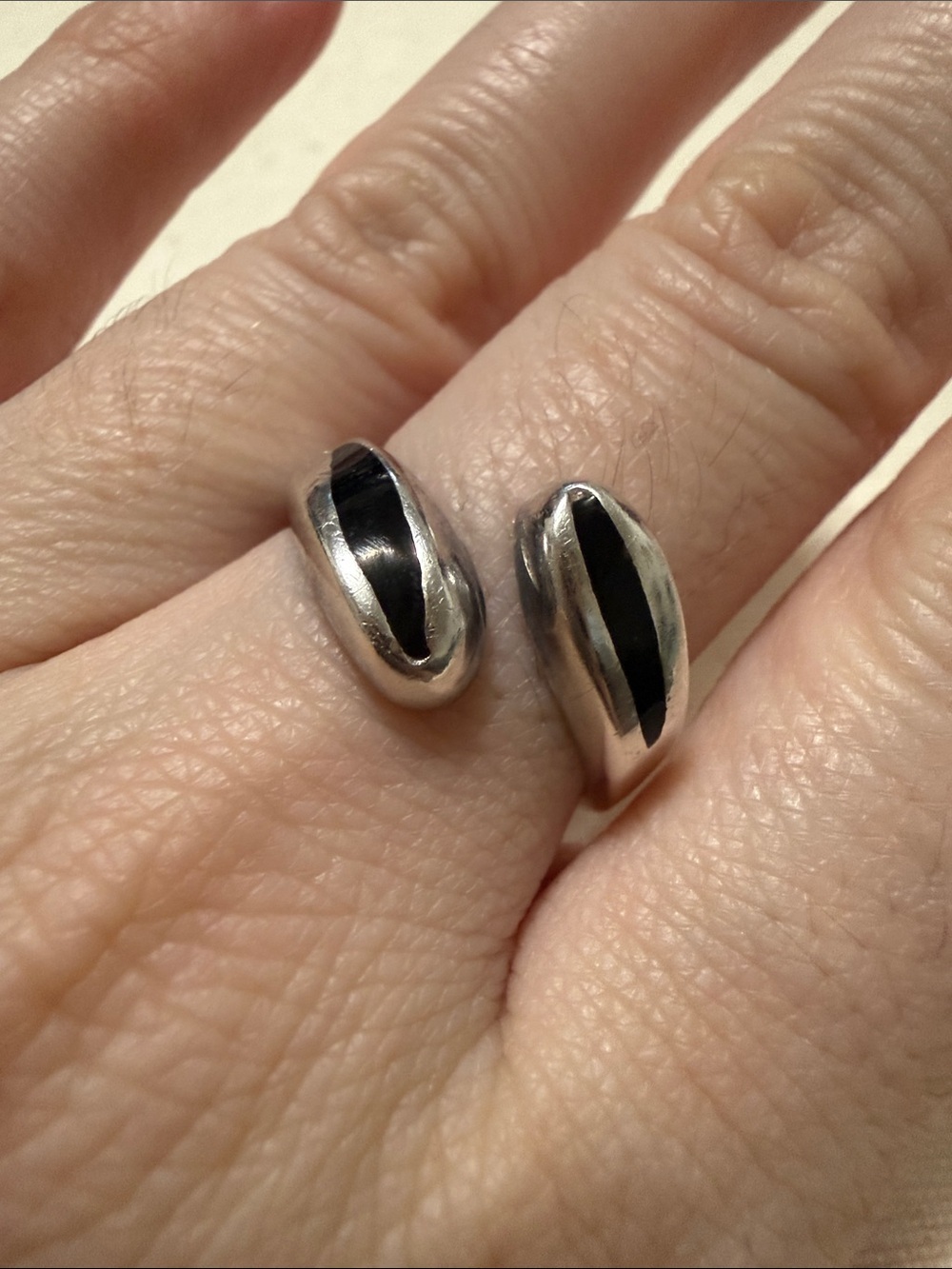 Sterling Silver 925 Mexico Unmarked but tested Black Inlay Ring size 8.25 - Picture 7 of 11